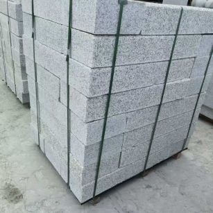 临沂 芙蓉白火烧两面路沿石