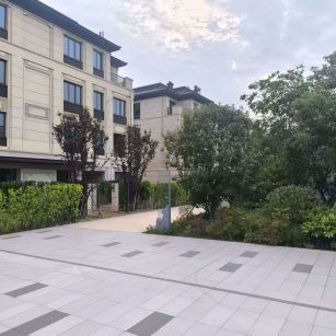 临沂 芝麻白与芝麻白搭配铺装，尺寸1200*600