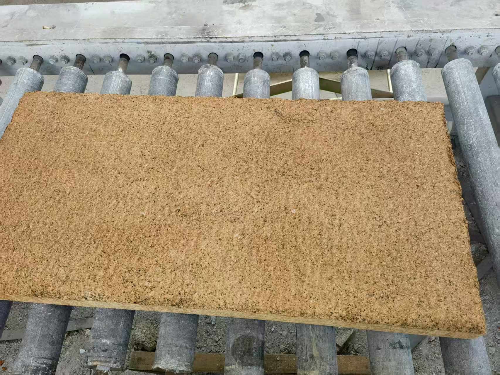 临沂 菠萝面老石板，做旧仿古石，流水线生产加工