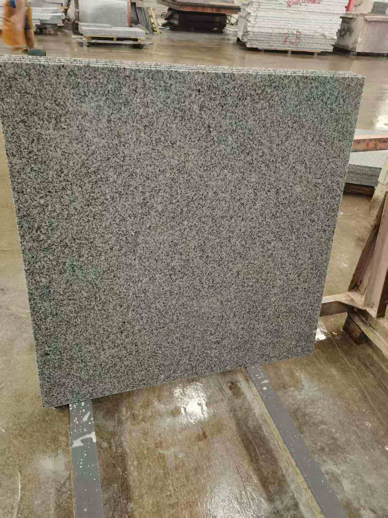 临沂 芝麻白光面900*900，高地铁标准