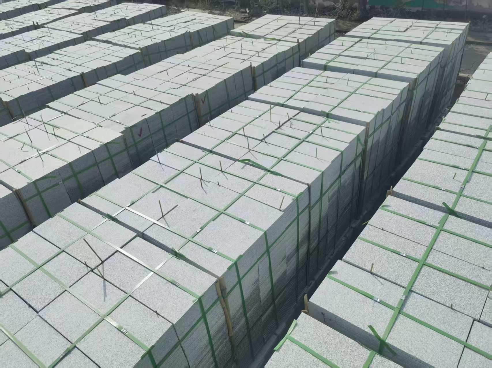 临沂 芝麻白1.8公分火烧300*600地铺，清仓大甩卖