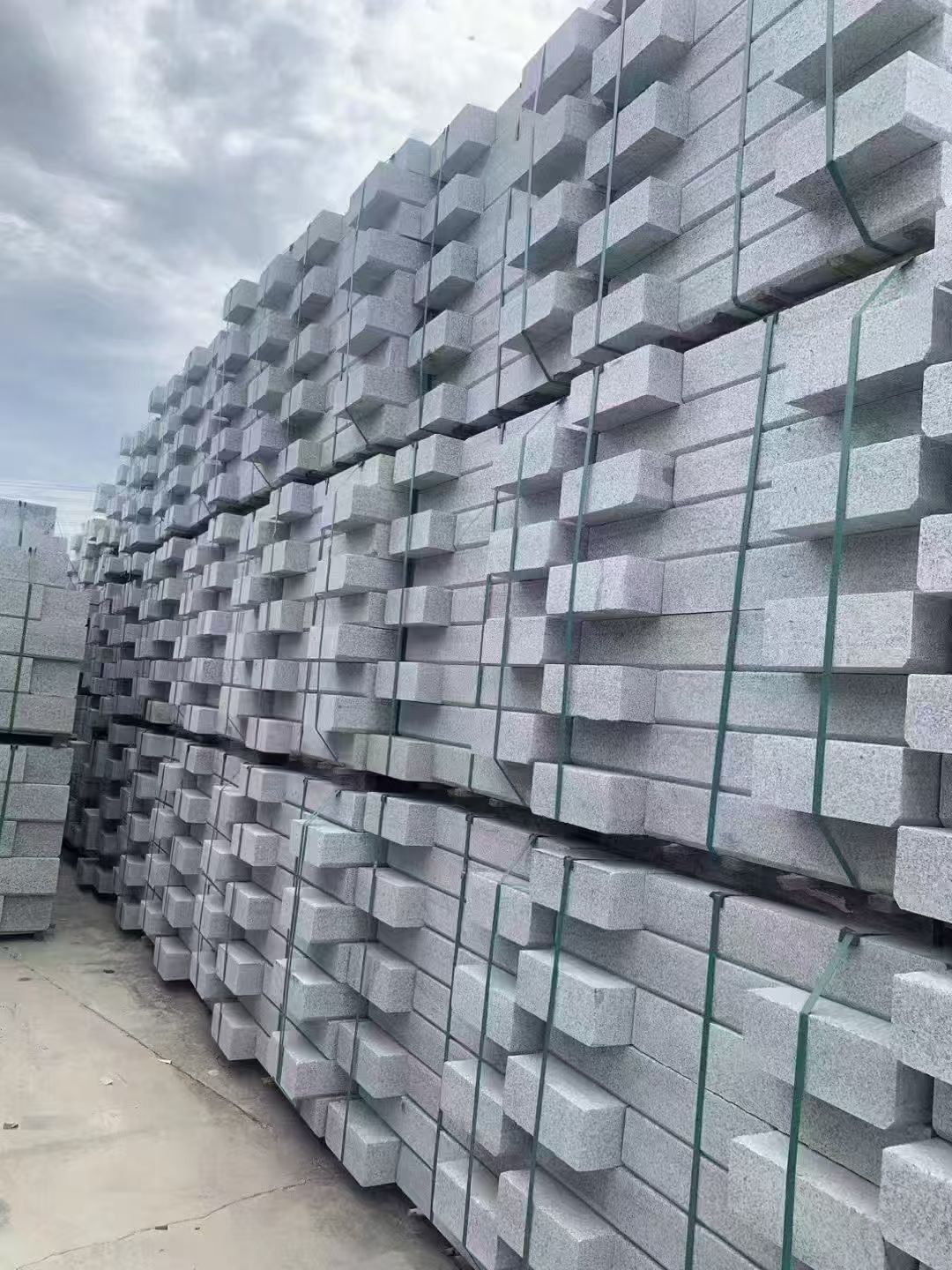 临沂 芝麻灰侧石