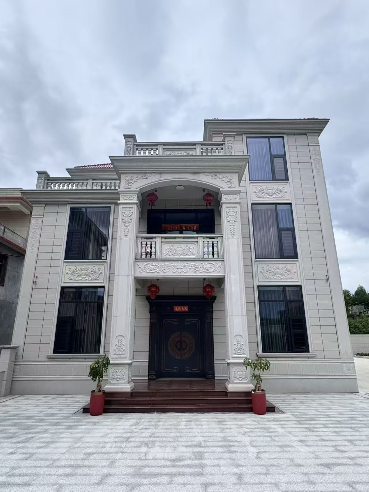 临沂 芝麻白石材别墅干挂案例展示