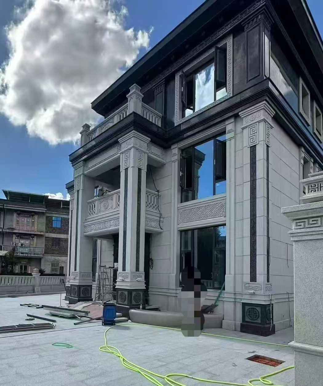 临沂 别墅干挂，芝麻白与芝麻黑完美配合