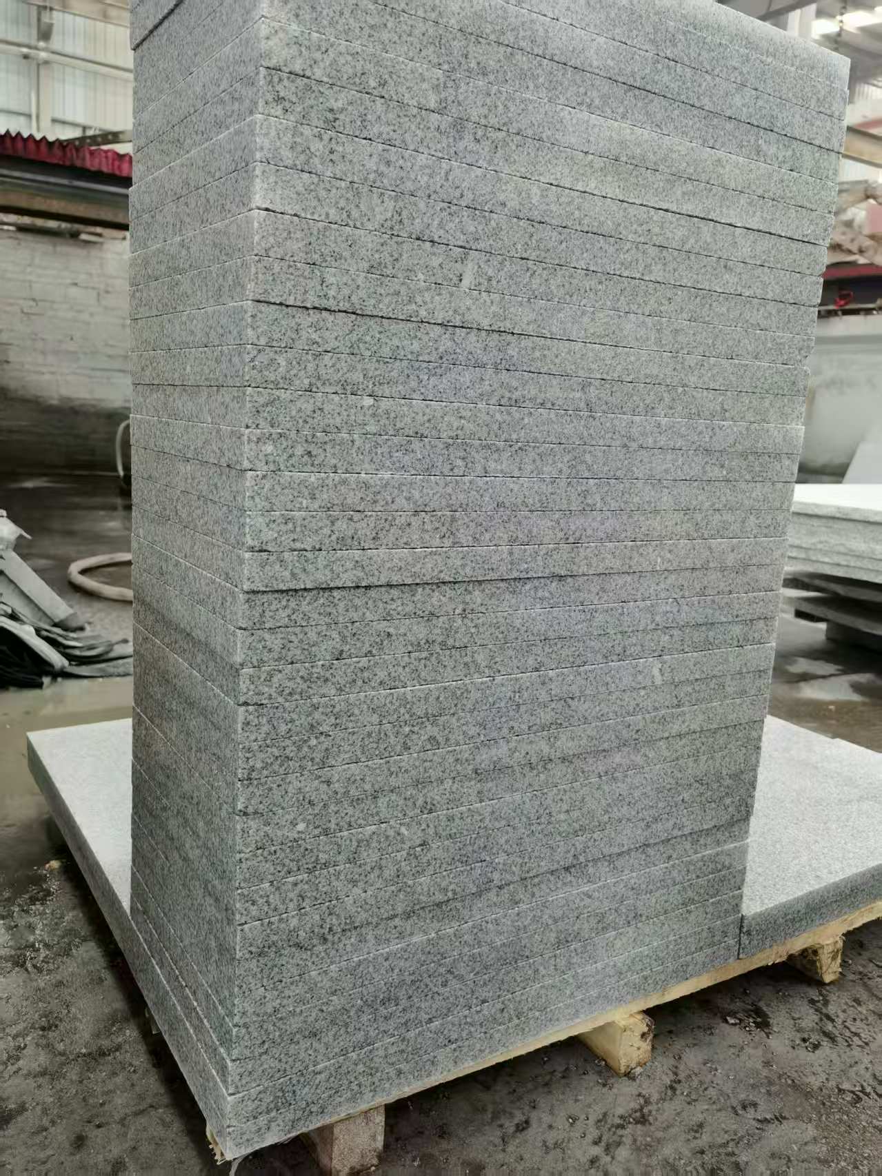临沂 花岗岩 地铺成品300*600，尺寸标准、厚薄均匀