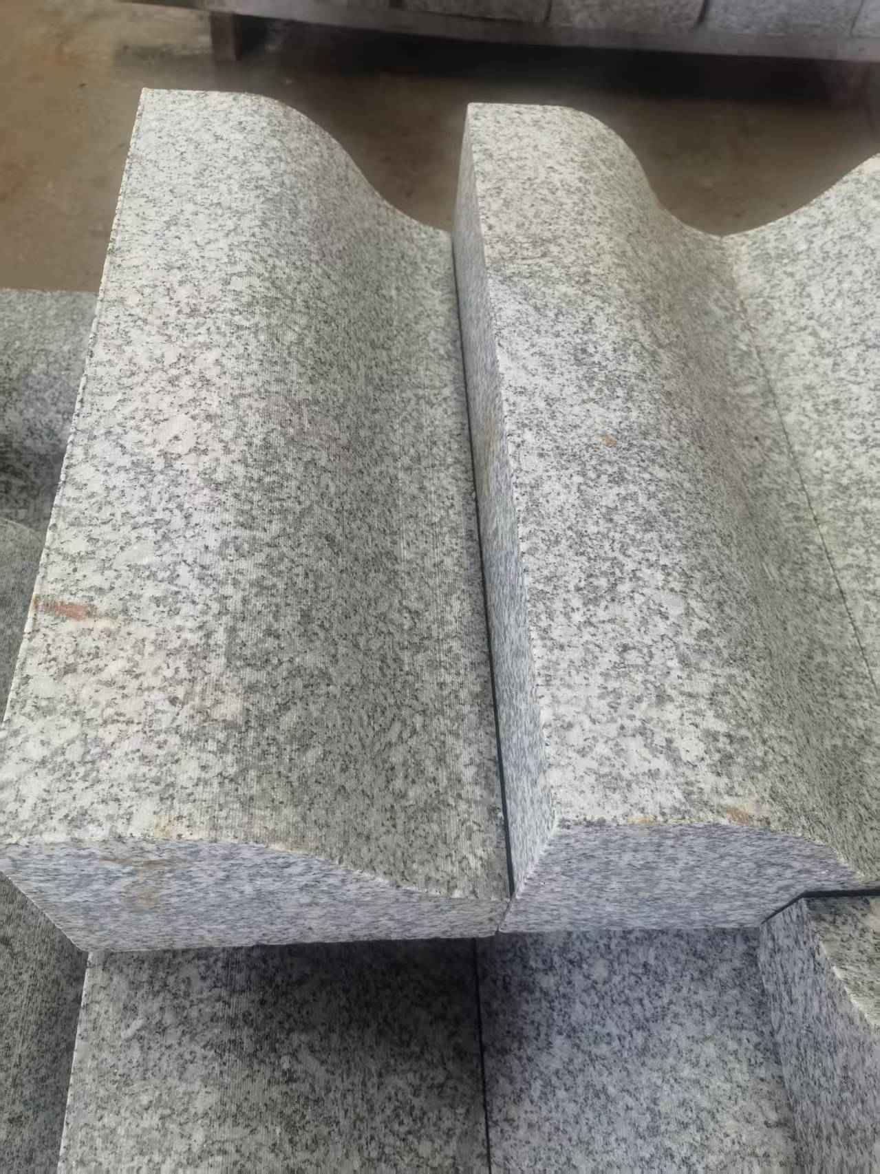 临沂芙蓉白S型拉丝面路沿石